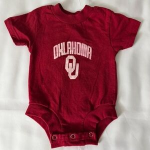 No Brand Oklahoma Sooners Red Short Sleeve 6 Months Onesie